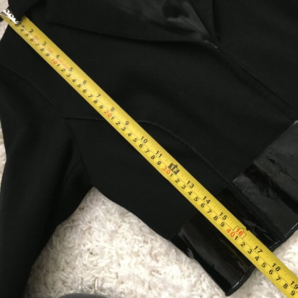 90s Vintage Virgin Wool + Patent Leather Cropped Black Blazer Jacket - Picture 13 of 15